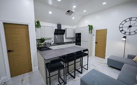 Cozy Charming Bungalow Brand New